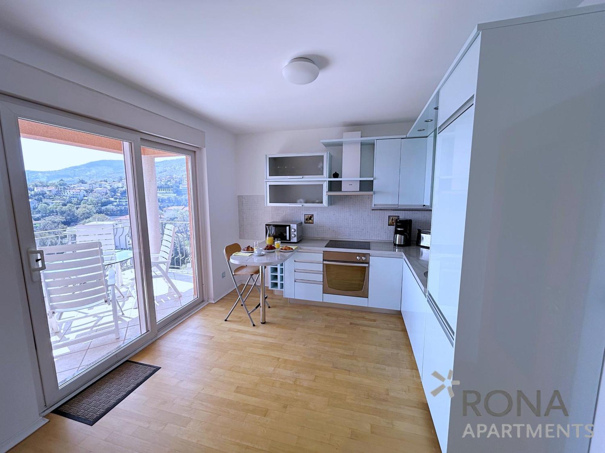 Rona Spacious Apartment With A Panoramic View Ičići المظهر الخارجي الصورة